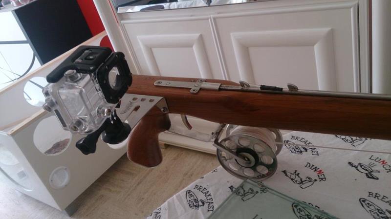 COMMENT FIXER UNE GOPRO SUR UN FUSIL DE CHASSE SOUS MARINE 