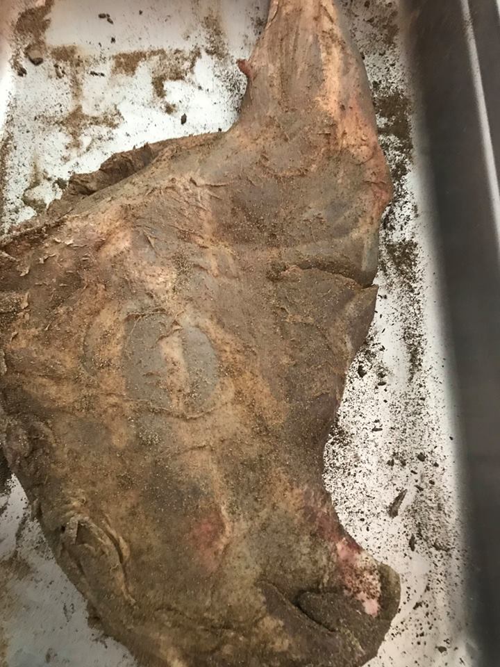 Épaule de sanglier séchée façon jambon cru Épaule de sanglier séchée façon jambon cru