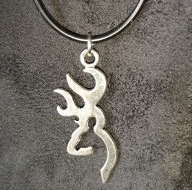 Poudre et embruns - Pendentif tête cerf Browning Poudre et embruns - Pendentif tête cerf Browning